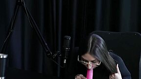 veja a entrevista safada cheia de putaria com melina khalifa no porn cast brazil... parte 5 watch on sheer red lingerie pov