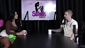 Normal do ator brochar mas não precisa ter um pau enorme não curte menage masculina e o gang bang reverso - alemão sheer red, você acha que dá conta?