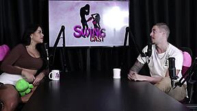 Normal do ator brochar mas não precisa ter um pau enorme não curte menage masculina e o gang bang reverso - alemão sheer red, você acha que dá conta?