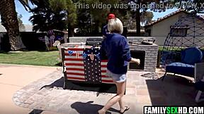 stepdaughter threesome with stepdad on 4th of july 😲👨‍👧