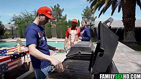 stepdaughter threesome with stepdad on 4th of july 😲👨‍👧