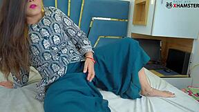 newlywed wife screams in painful 69 fuck hindi moans! 😩🔥💥