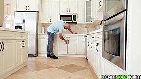 Mackenzie mace gags hard on veiny prick