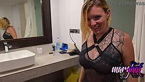 koh samui tinder cougar squirts on young cock during thai vacation tease?