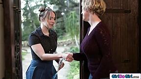 milf roleplays facesits petite shaved teen fan muff diving 👅💦