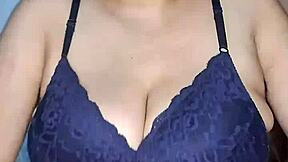 big boobs babe do ya like my huge tits n hairy pussy?