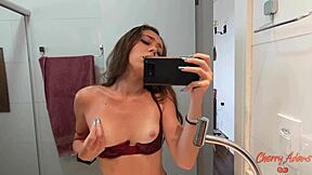 BATI SIRIRICA ANTES DO BANHO E MANDEI O VIDEO - BRASILEIRA PUTINHA CHERRY ADAMS SQUIRTING TOYS