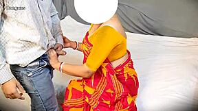 Indian bhabhi bends in saree for delivery boy's creampie doggy fuck