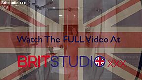 watching plump neighbor shower gets me dripping wet