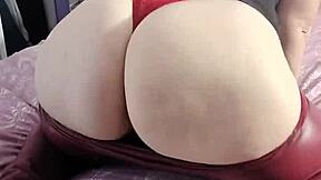 she sucked my cock then shook her huge juicy ass on phone video