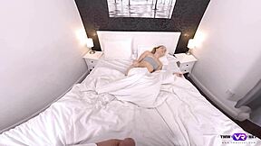 Lad wakes Mona Blue for intense cowgirl doggy facial ride