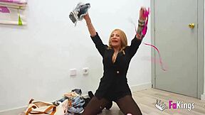 Busty Colombian Vanesa Feeds Young Rookie Her Juicy Snack