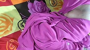 Desi Randi Aunty Spreads Legs for Quickie Fuck in Redlight Room?