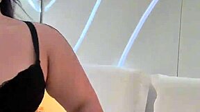 brazilian bbw deepthroats fan cums in mouth quick