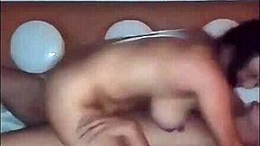 meu corno marido deixou os amigos me foderem sem dó!