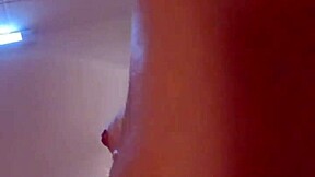 Quer comer esse cuzinho da esposa no banho também??