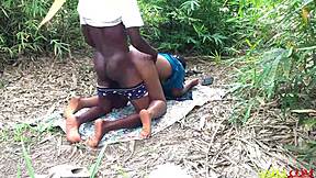 Work and fuck at the farm with big ass blonde 😈🍑🐄